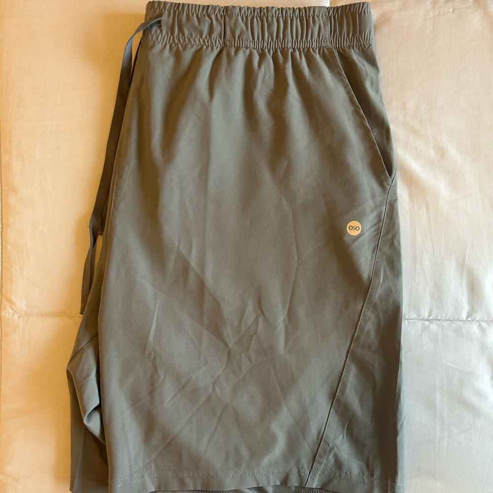 DIP Men's Gray Shorts